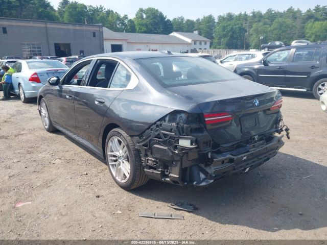 WBA43FJ03RCS39433 BMW 530I