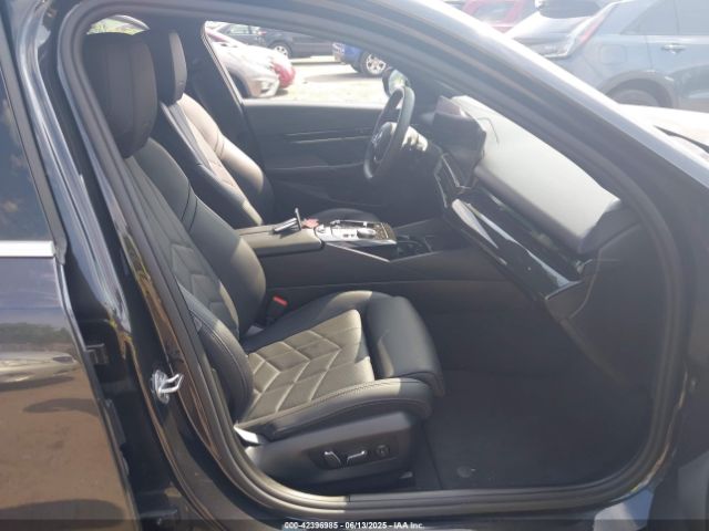 WBA43FJ03RCS39433 BMW 530I