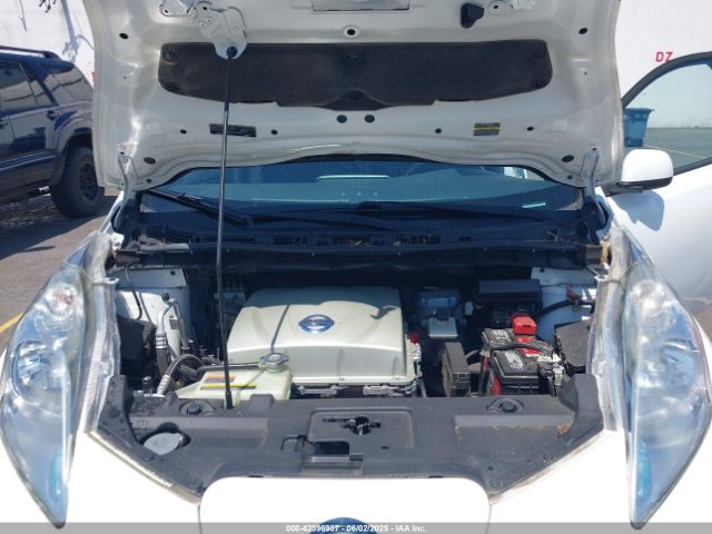 2015 NISSAN LEAF 1N4AZ0CP8FC303950 Photo 9