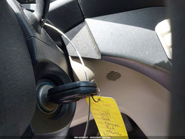 1FMCU0G95HUE86116 Ford ESCAPE SE