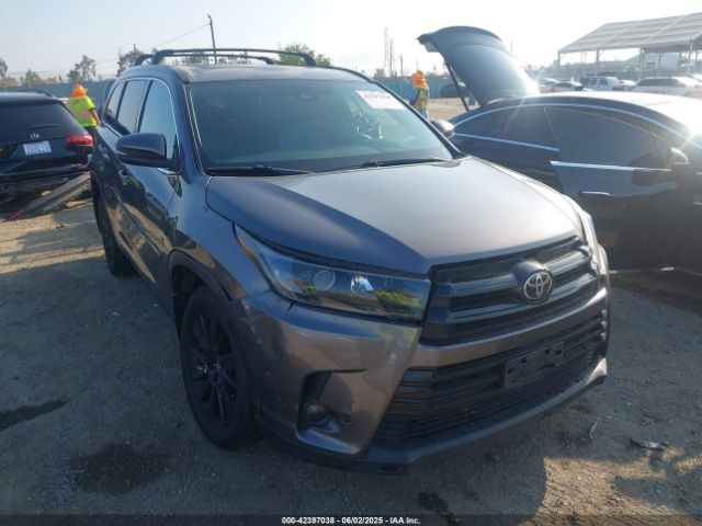 2019 TOYOTA HIGHLANDER 5TDKZRFH3KS568744