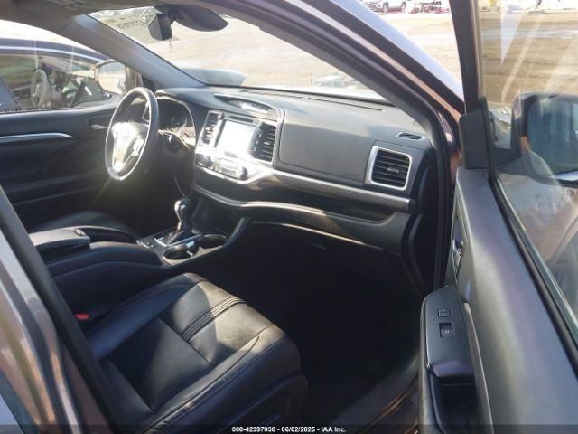 2019 TOYOTA HIGHLANDER 5TDKZRFH3KS568744 Photo 4