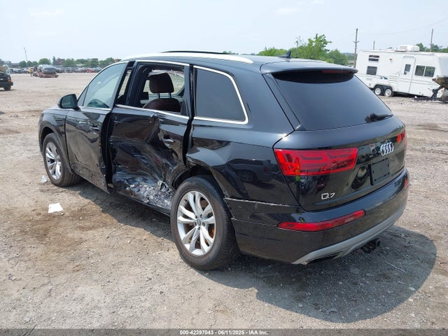 2017 AUDI Q7 WA1LAAF72HD010693 Photo 2