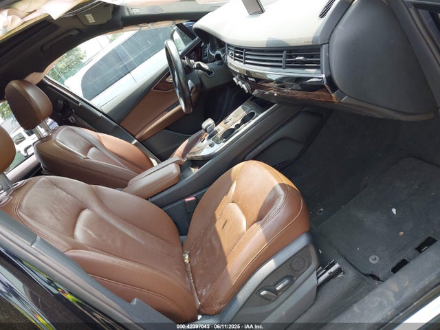 2017 AUDI Q7 WA1LAAF72HD010693 Photo 4
