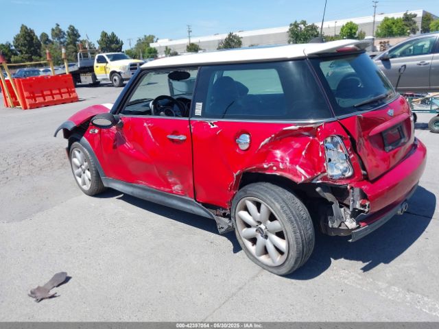 2005 MINI COOPER S WMWRE33515TG96312 Photo 2