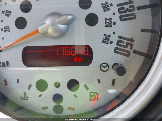 2005 MINI COOPER S WMWRE33515TG96312 Photo 6