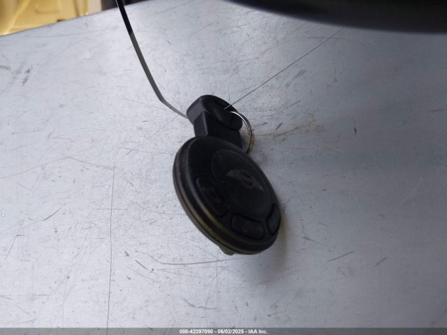 2010 MINI COOPER WMWMF3C52ATZ62130 Photo 10