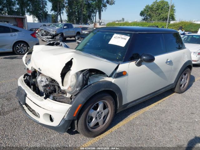 2010 MINI COOPER WMWMF3C52ATZ62130 Photo 1