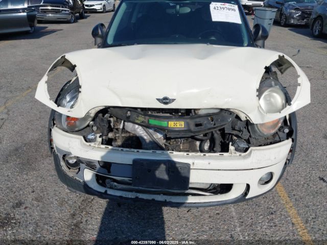 2010 MINI COOPER WMWMF3C52ATZ62130 Photo 5
