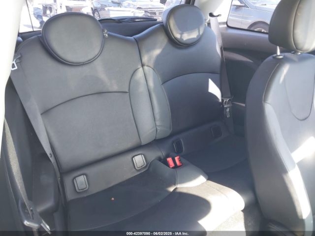 2010 MINI COOPER WMWMF3C52ATZ62130 Photo 7