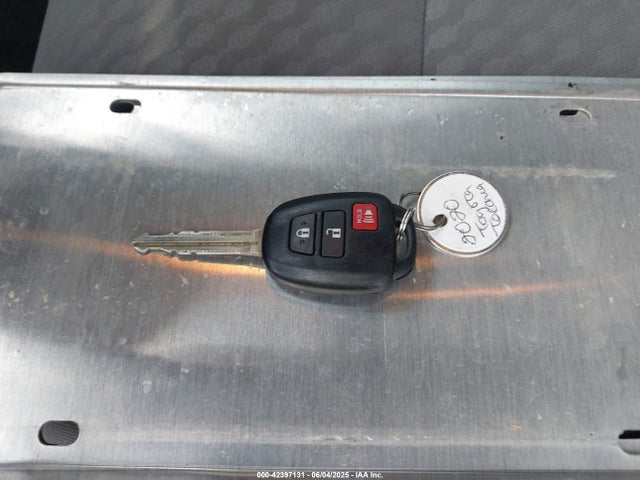 5TFAX5GN4LX165558 Toyota 2tr-fe