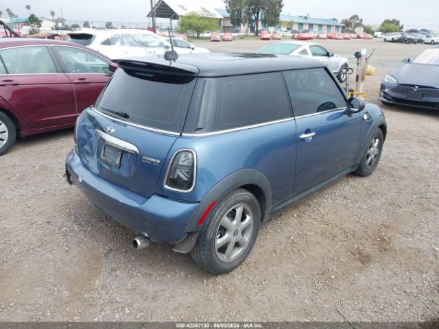 2010 MINI COOPER WMWMF3C51ATZ63656 Photo 3