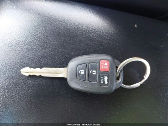 4T1BF1FK0GU216886 Toyota CAMRY SE