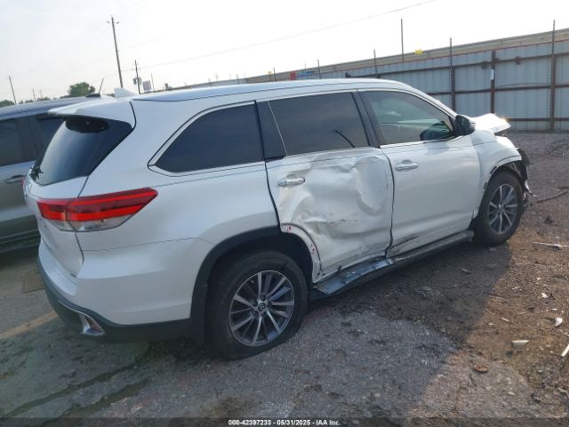 2018 TOYOTA HIGHLANDER 5TDKZRFH9JS529672 Photo 3