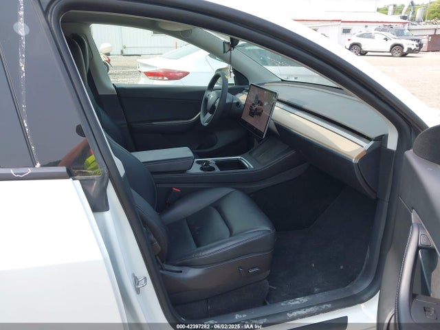 2022 TESLA MODEL Y 7SAYGDEE6NF400487 Photo 4