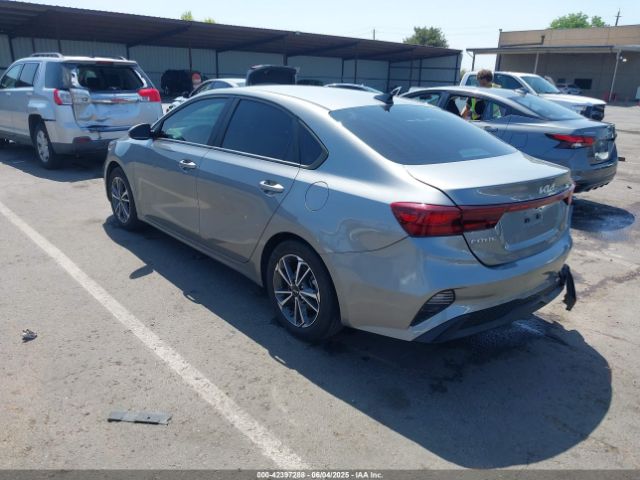 2022 KIA FORTE 3KPF24AD0NE461372 Photo 2