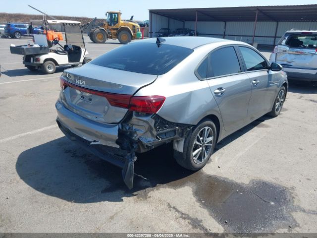 2022 KIA FORTE 3KPF24AD0NE461372 Photo 3