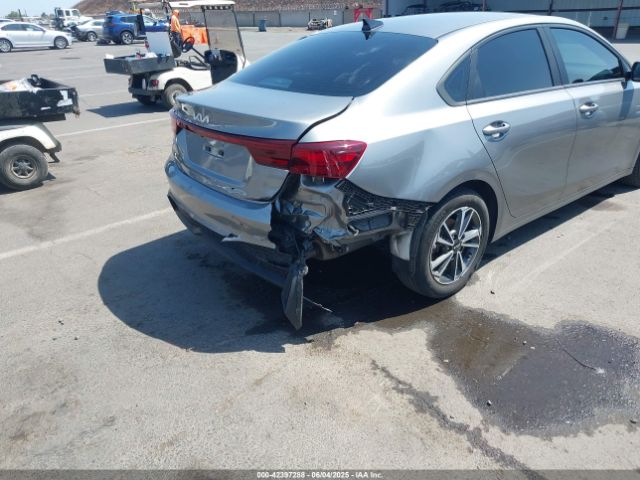 2022 KIA FORTE 3KPF24AD0NE461372 Photo 5