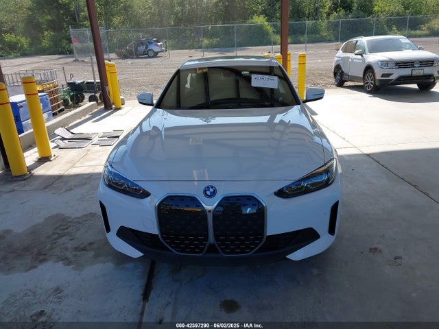 WBY83FB08RFR94660 BMW I4