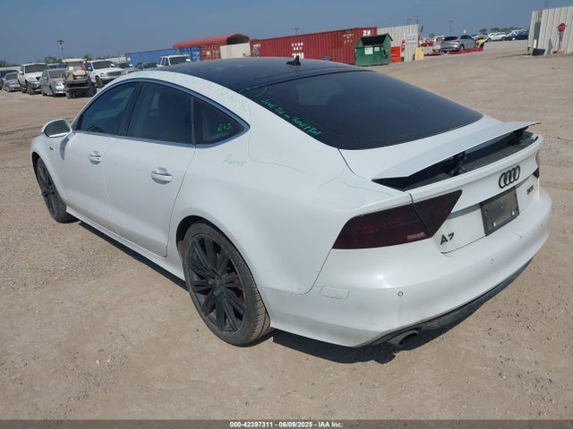 2013 AUDI A7 WAU2GAFC1DN056059 Photo 2