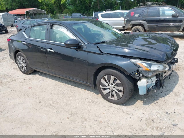 2019 1N4BL4BV1KC141327 main image
