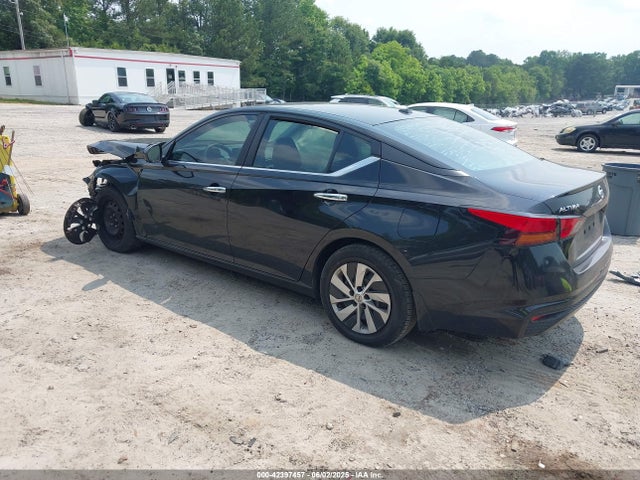 Nissan 2019 2019 1N4BL4BV1KC141327 Image 3