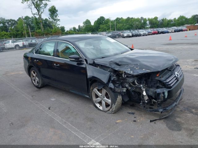 2013 VOLKSWAGEN PASSAT 1VWBH7A38DC088638
