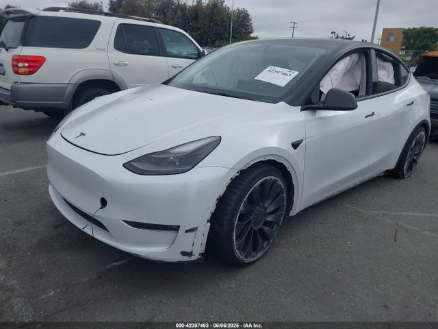 2021 TESLA MODEL Y 5YJYGDEF2MF272740 Photo 1