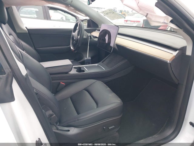 2021 TESLA MODEL Y 5YJYGDEF2MF272740 Photo 4
