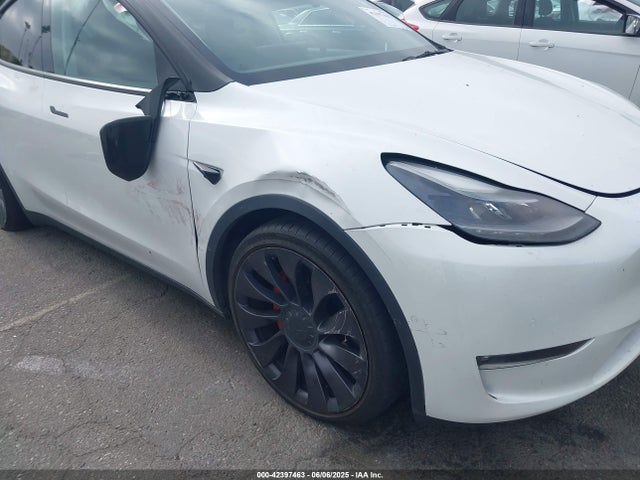 2021 TESLA MODEL Y 5YJYGDEF2MF272740 Photo 5