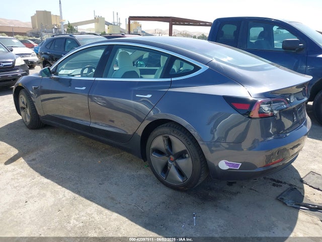 2018 TESLA MODEL 3 5YJ3E1EA3JF167638 Photo 2