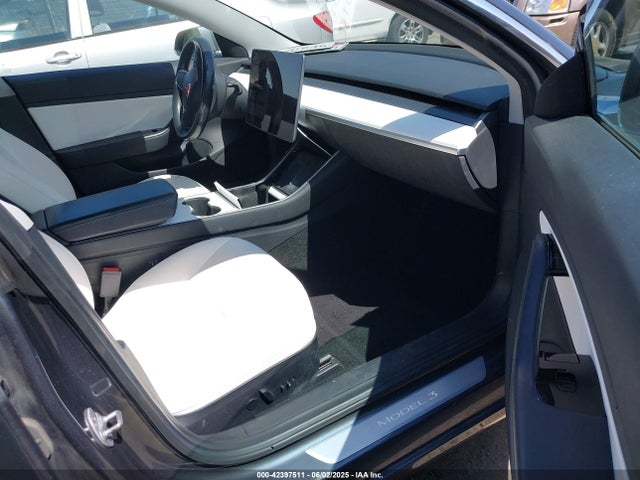 2018 TESLA MODEL 3 5YJ3E1EA3JF167638 Photo 4