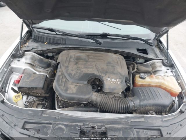 2018 CHRYSLER 300 2C3CCABG3JH266313 Photo 9