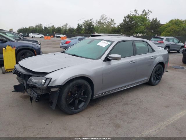 2018 CHRYSLER 300 2C3CCABG3JH266313 Photo 1
