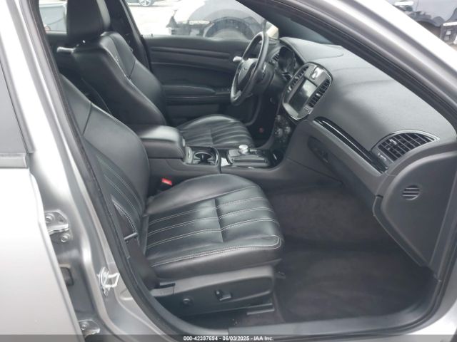 2018 CHRYSLER 300 2C3CCABG3JH266313 Photo 4