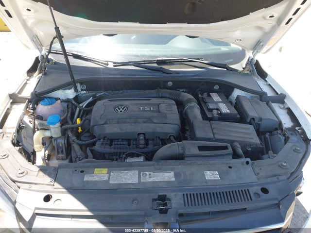 1VWBT7A39EC033471 Volkswagen Passat 1.8t Se