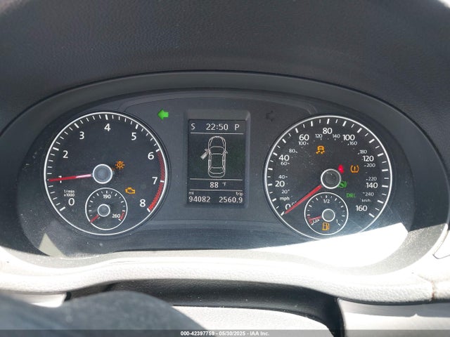 1VWBT7A39EC033471 Volkswagen Passat 1.8t Se