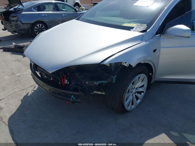 Tesla MODEL X 2018 5YJXCDE26JF114207 Image 6