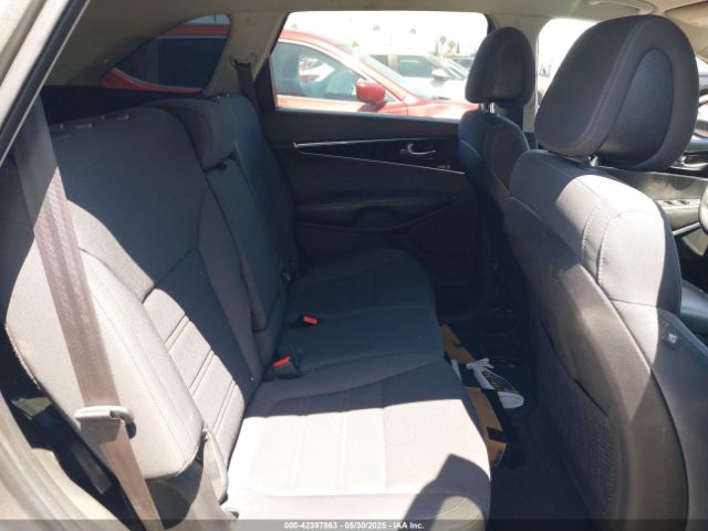 5XYPG4A59GG072430 KIA Sorento 3.3l Lx