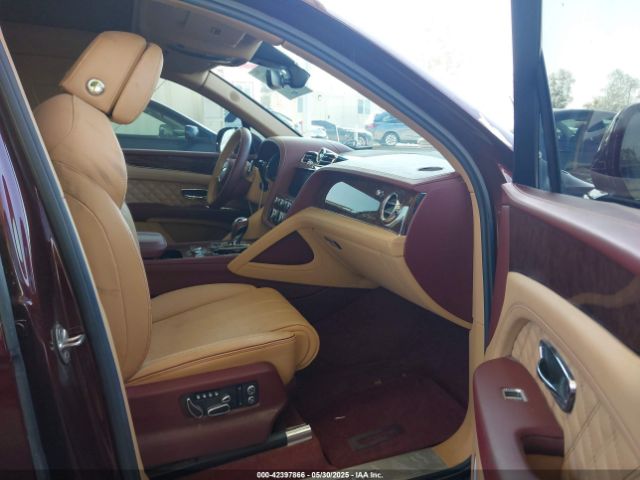 2021 BENTLEY BENTAYGA SJAAM2ZV1MC037602 Photo 4