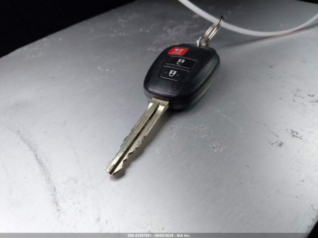 2T3ZFREV3GW251101 Toyota RAV4 LE