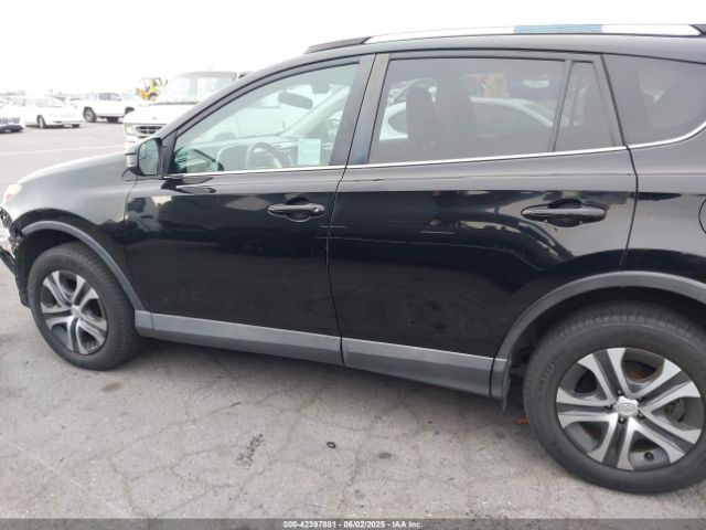 2T3ZFREV3GW251101 Toyota RAV4 LE