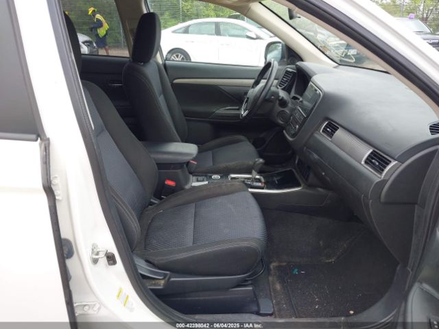 2017 MITSUBISHI OUTLANDER JA4AZ3A33HZ045357 Photo 4
