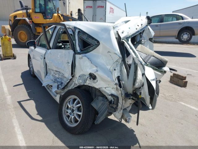 2013 TOYOTA PRIUS V JTDZN3EUXD3252719 Photo 2