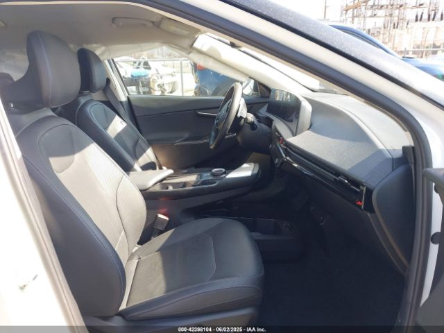 2022 KIA EV6 KNDC3DLC3N5083287 Photo 4