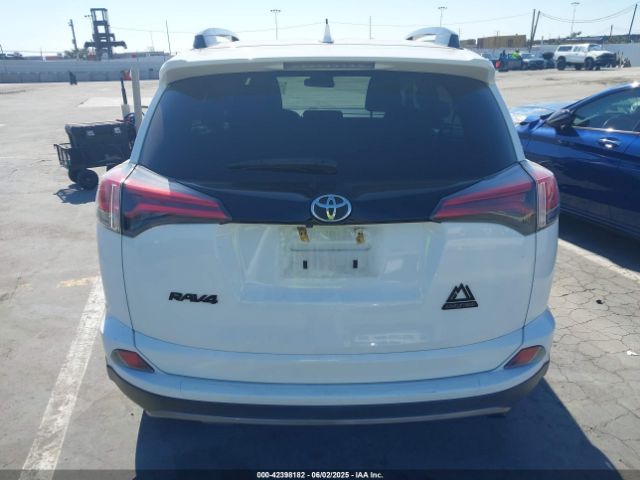 2T3WFREV6JW429335 Toyota Rav4 Adventure