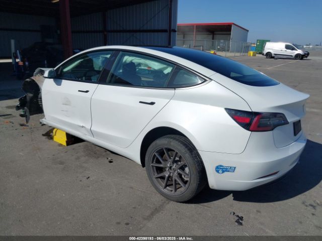 5YJ3E1EA6MF079364 Tesla 2021