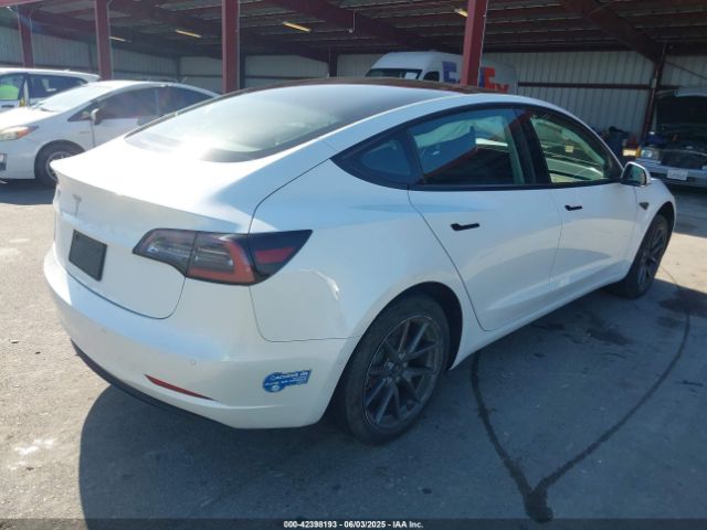 5YJ3E1EA6MF079364 Tesla 2021