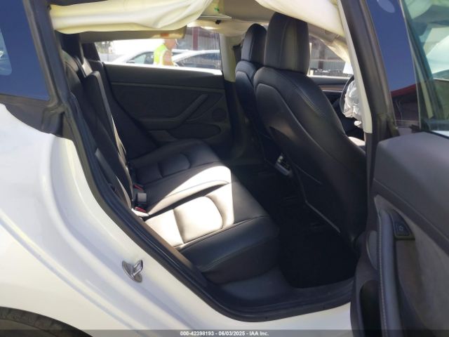 5YJ3E1EA6MF079364 Tesla 2021