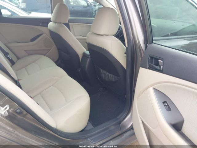 5XXGM4A75EG338196 KIA Optima Lx